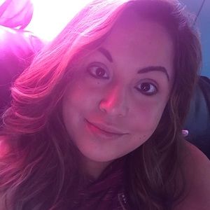 Meet your Posher, Olivia